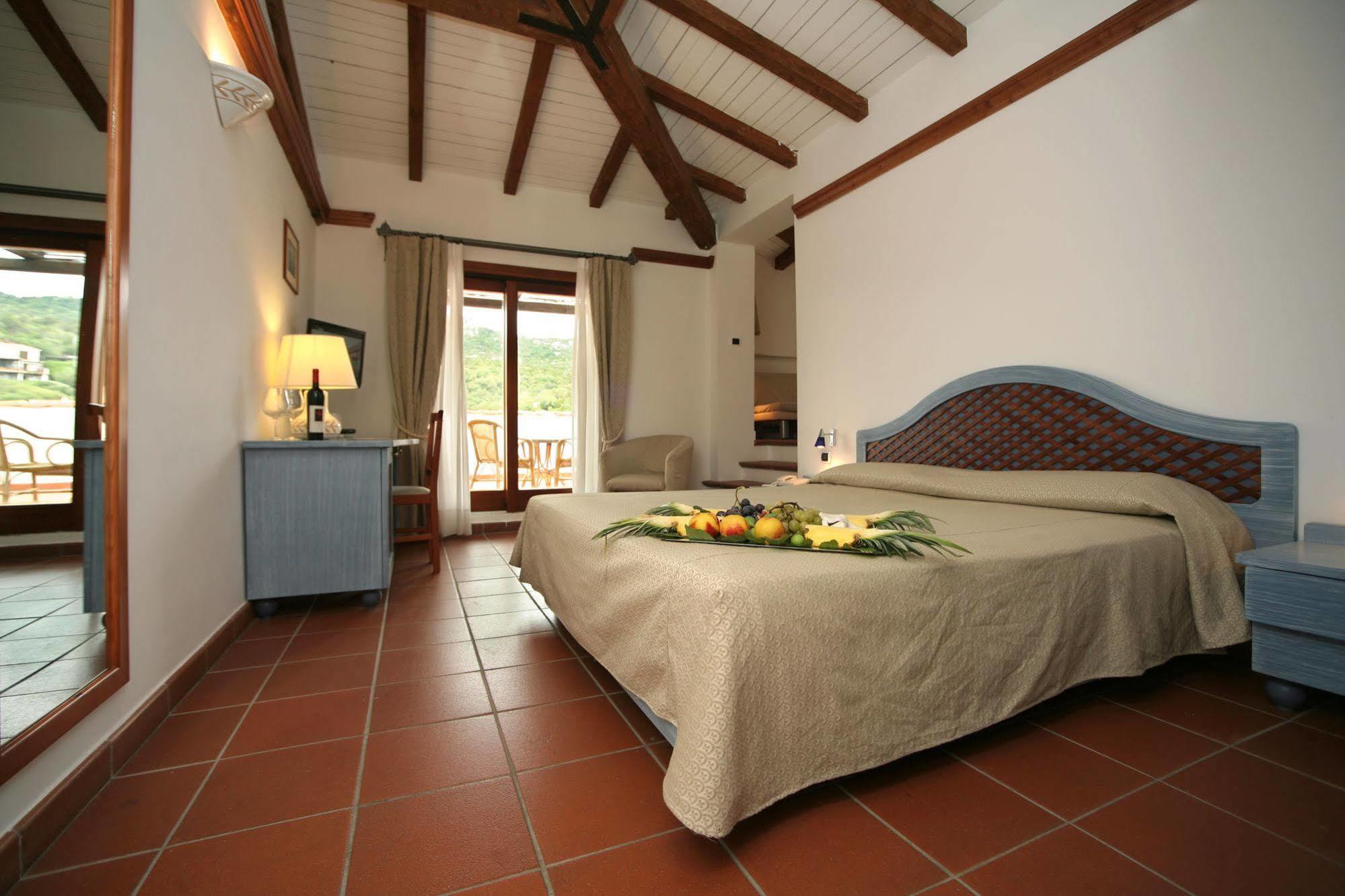 Hotel Palumbalza Porto Rotondo Esterno foto